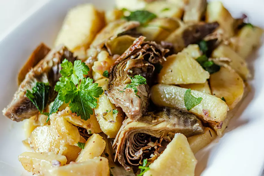 Carciofi e patate ricetta vegana
