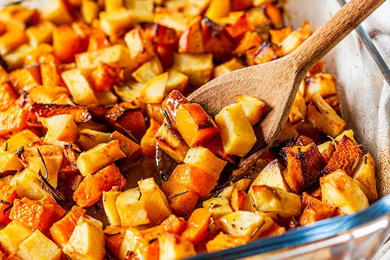 Ricette vegane con le patate: Zucca e patate al forno