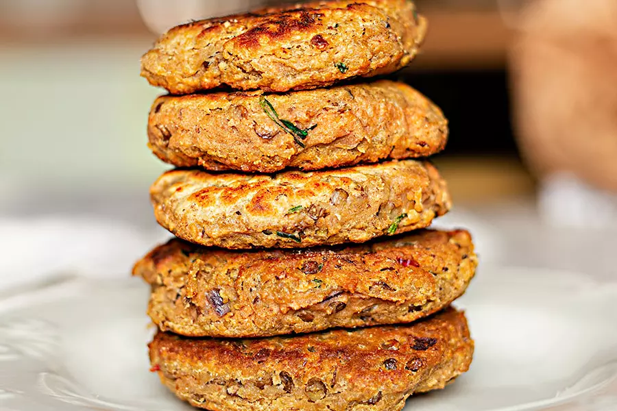 Ricette vegane con le lenticchie: burger di lenticchie e patate vegan