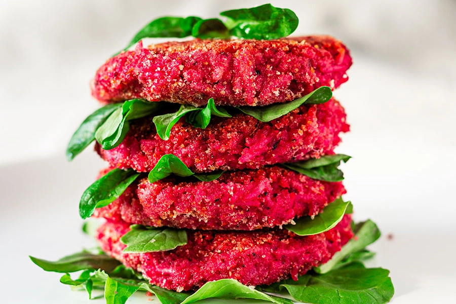 Ricette vegane con il riso: burger vegan di barbabietola e riso basmati