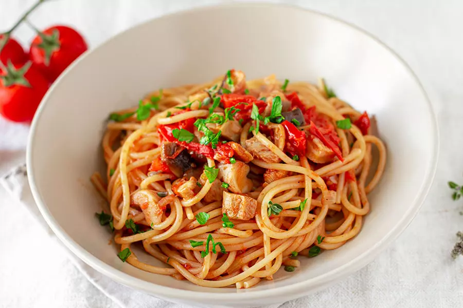 ricette vegane con i funghi: spaghetti con funghi misti