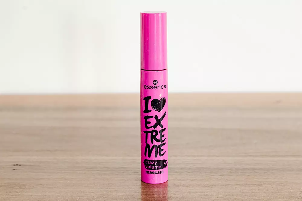 I LOVE EXTREME crazy mascara occhi effetto volumizzante Essence