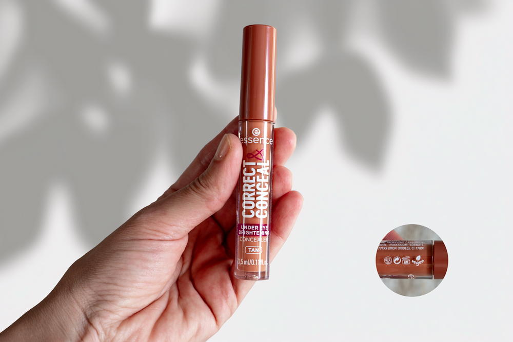 Correttore Correct & Conceal di Essence tonalità Tan con simbolo vegano sulla confezione