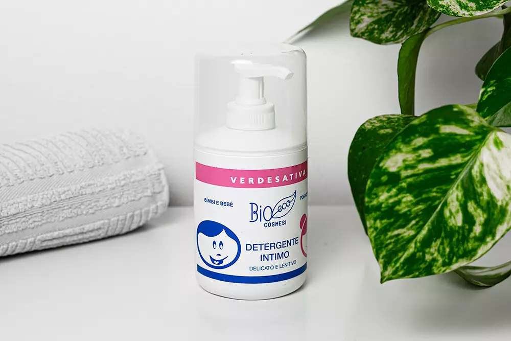 Cosmesi naturale per neonati: detergente intimo lenitivo bimbi e bebè Verdesativa