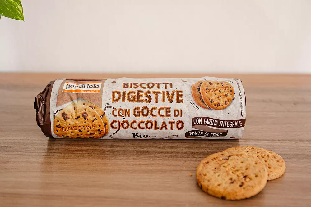 Biscotti vegani da comprare: Biscotti digestive con gocce di cioccolato Fiordiloto