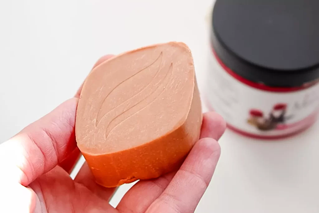 Shampoo solido forza e brillantezza: una coccola per i miei capelli