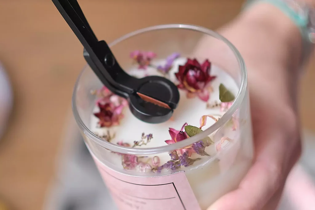 Coloranti e decorazioni opzionali per personalizzare le candele