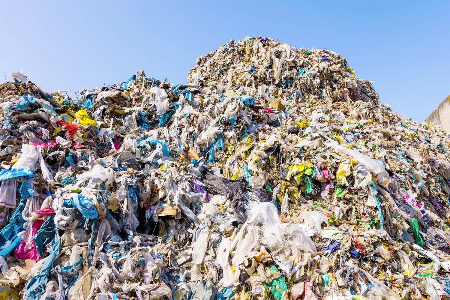 Cos’è la Fast Fashion e perché è un problema enorme?