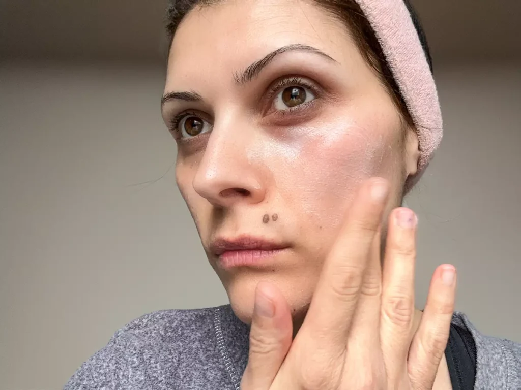 Risultati maschera viso idratante bio Endro Cosmétiques su pelle normale, pelle luminosa e idratata dopo l'applicazione